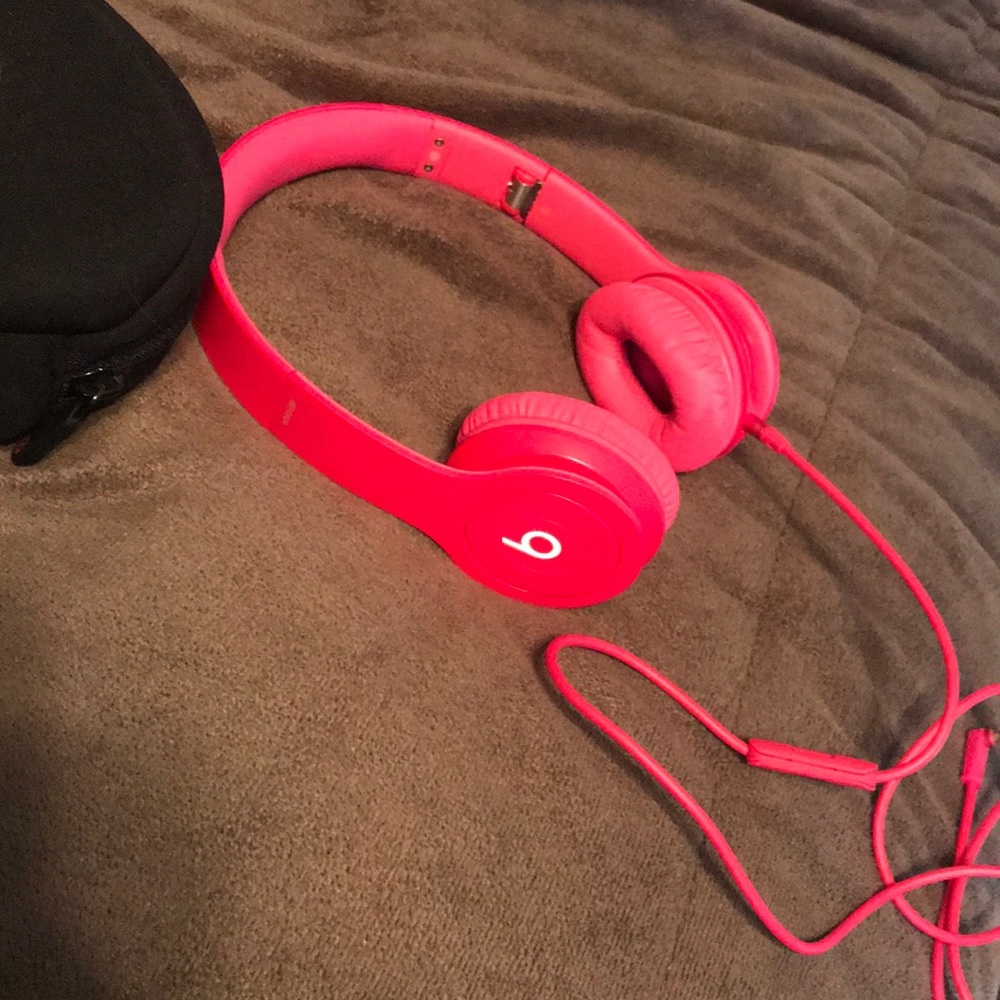 Pink beats by dr. dre